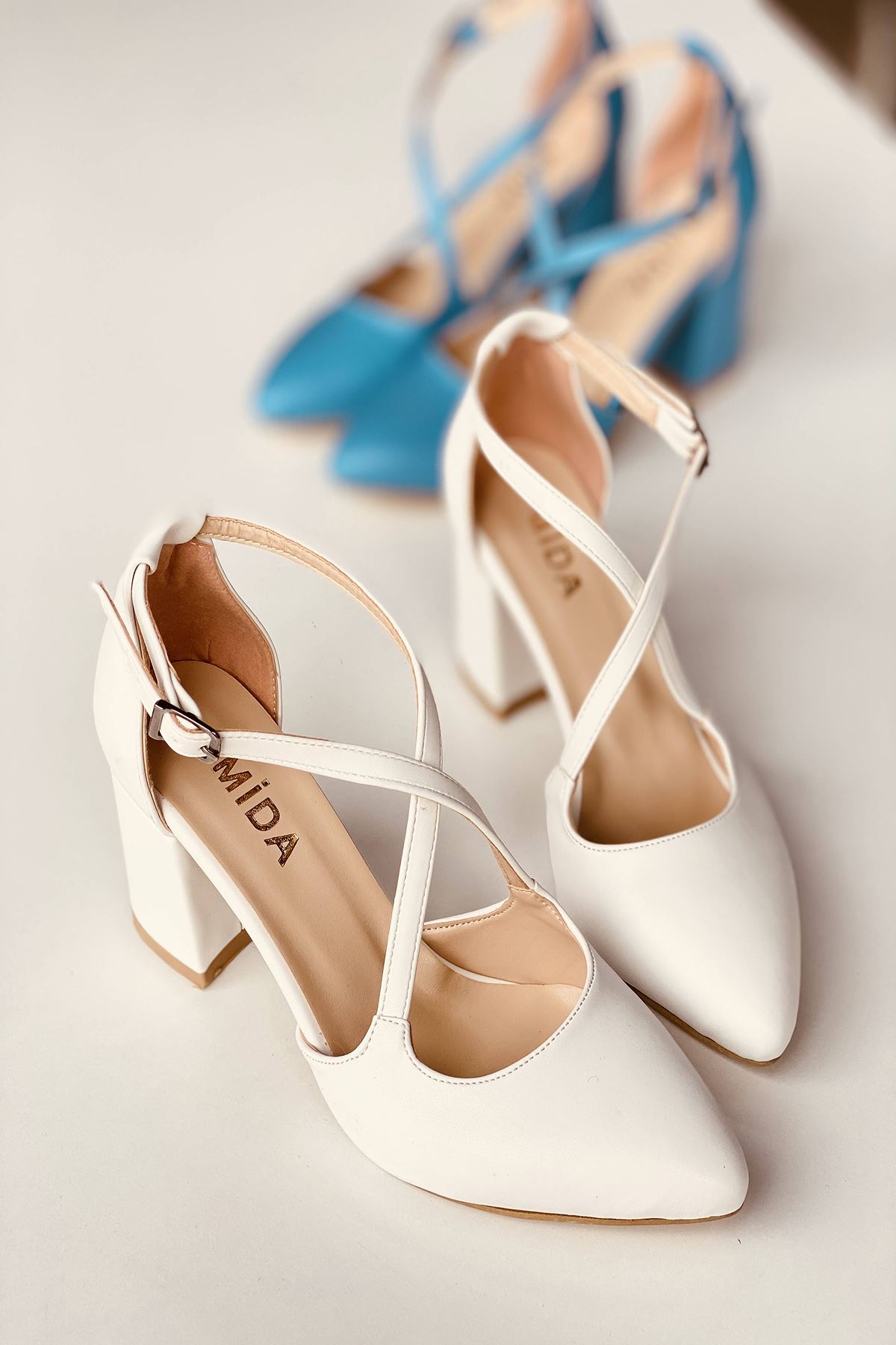 Y113 Beyaz Deri Topuklu Ayakkabı