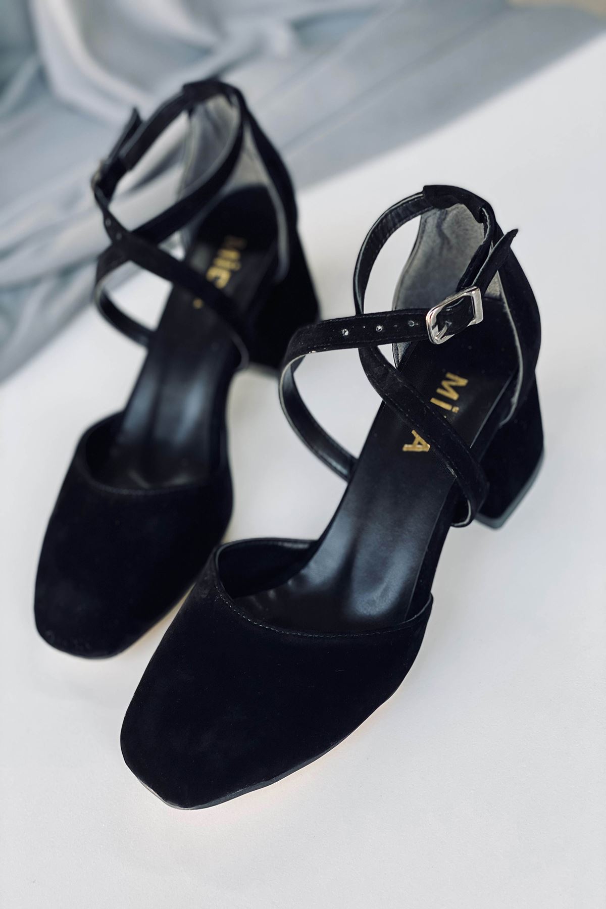Y191 Siyah Süet Topuklu Ayakkabı