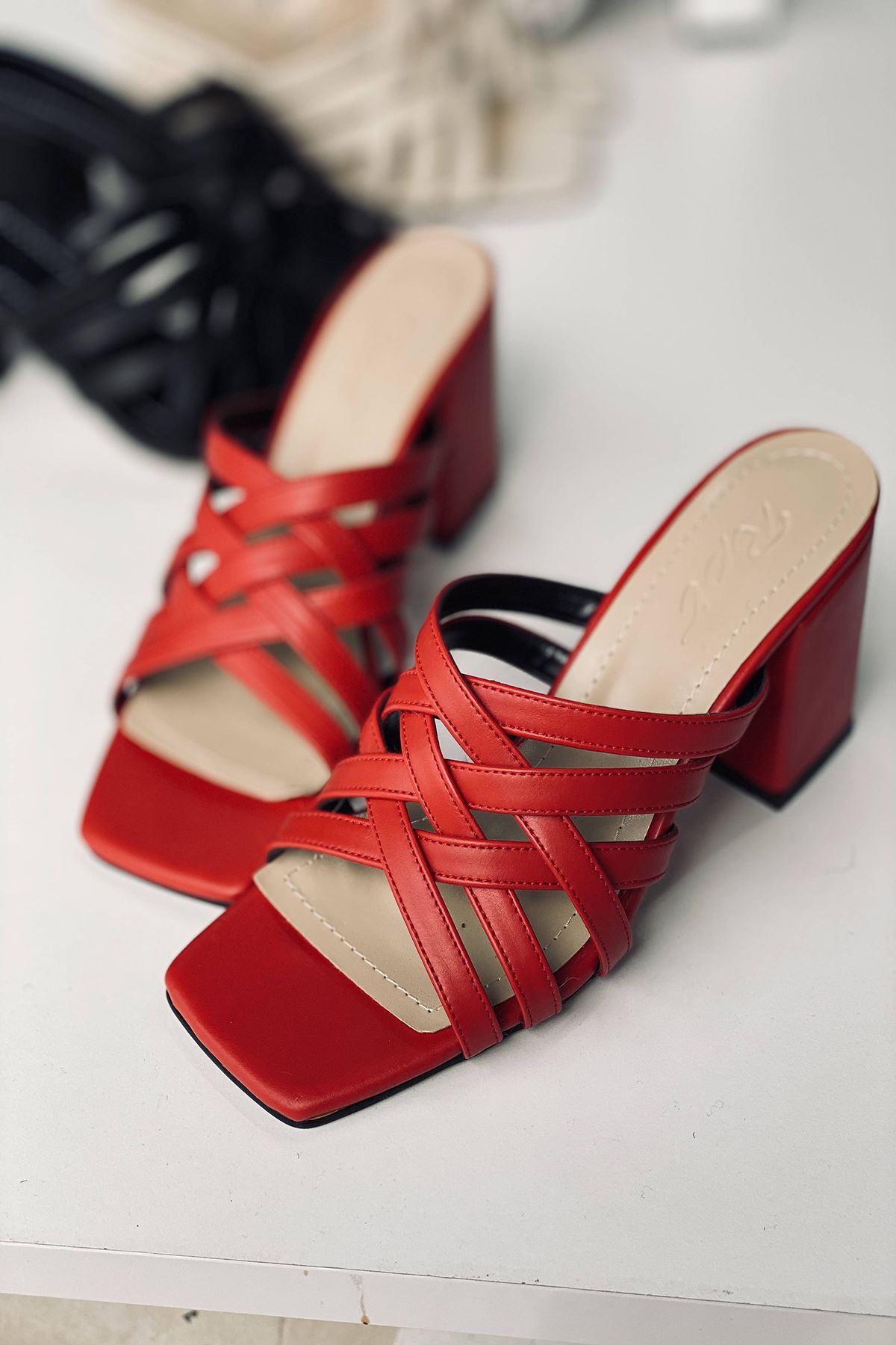 Y926 Kırmızı Deri Topuklu Ayakkabı