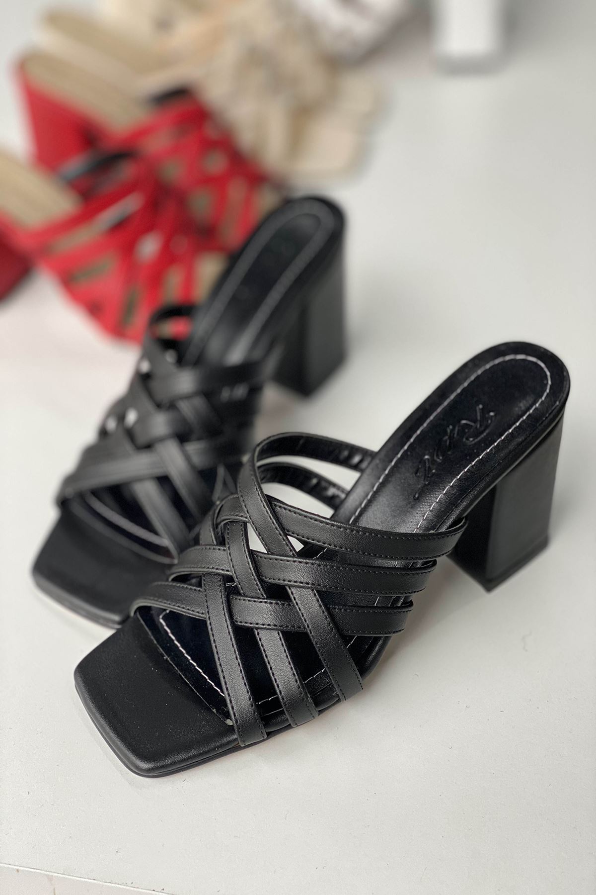 Y926 Siyah Deri Topuklu Ayakkabı