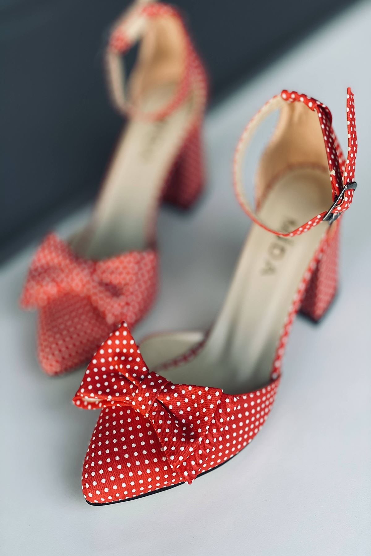 Mida Shoes Y106 Kırmızı Puantiye Topuklu Ayakkabı
