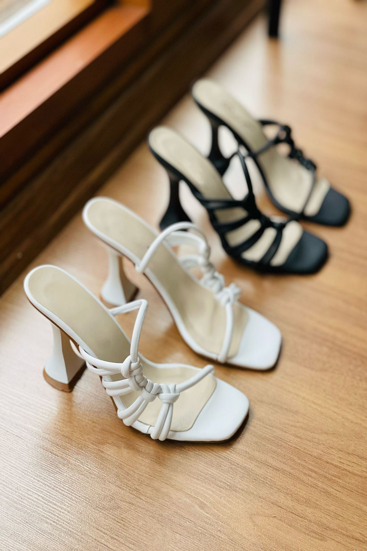Mida Shoes Y815 Beyaz Deri Örgülü Topuklu Ayakkabı
