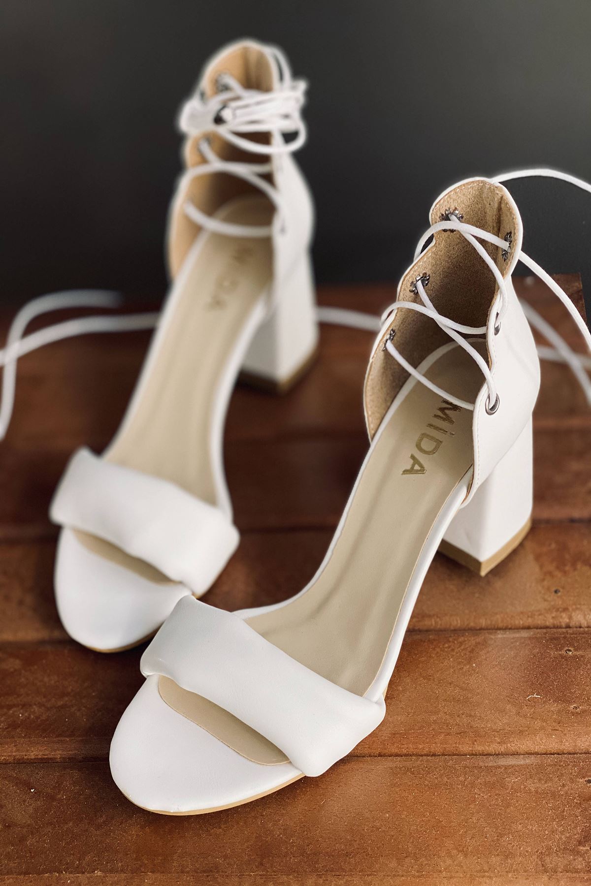 Mida Shoes Y614 Beyaz Deri Topuklu Ayakkabı