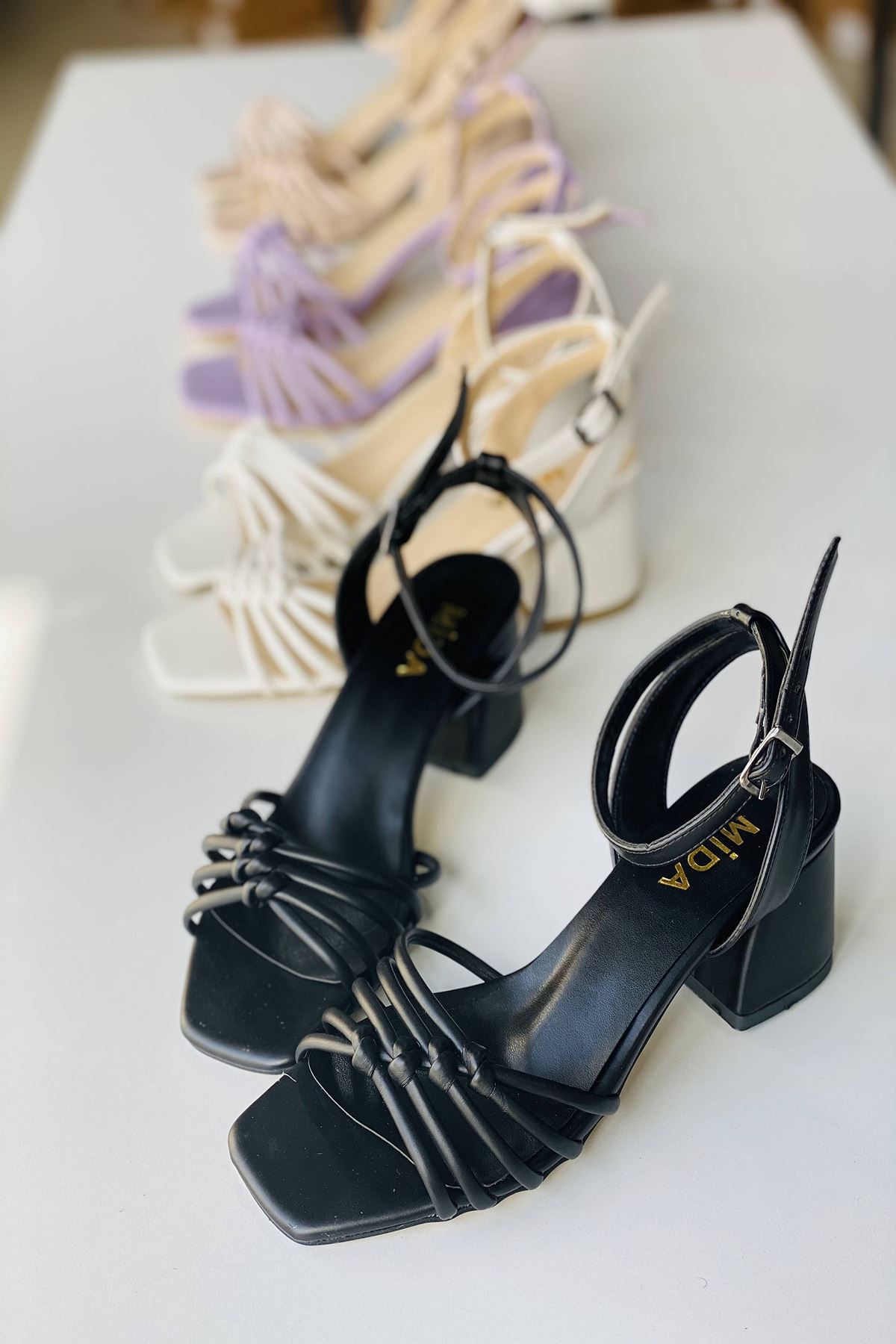 Mida Shoes Y802 Siyah Deri Topuklu Ayakkabı