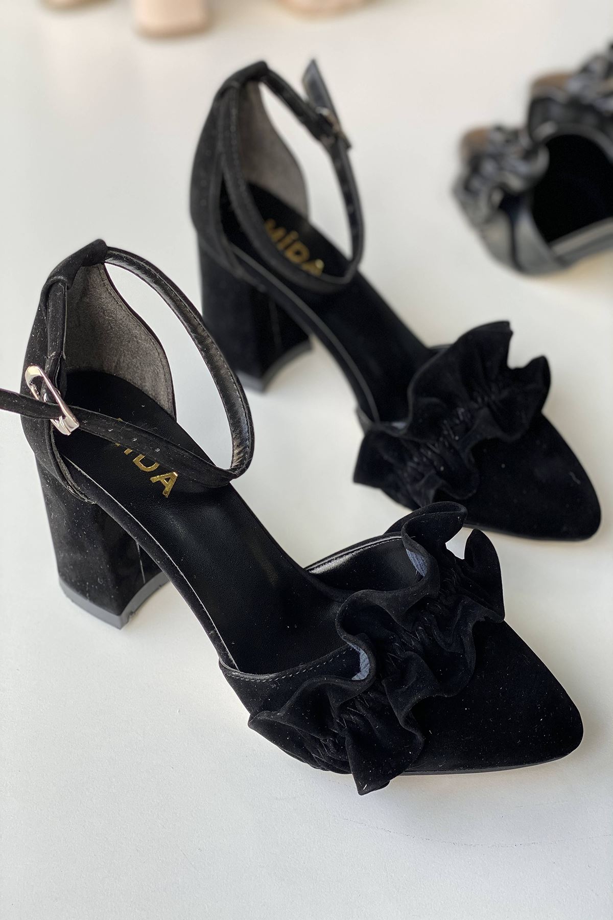 Mida Shoes Y126 Siyah Süet Topuklu Ayakkabı