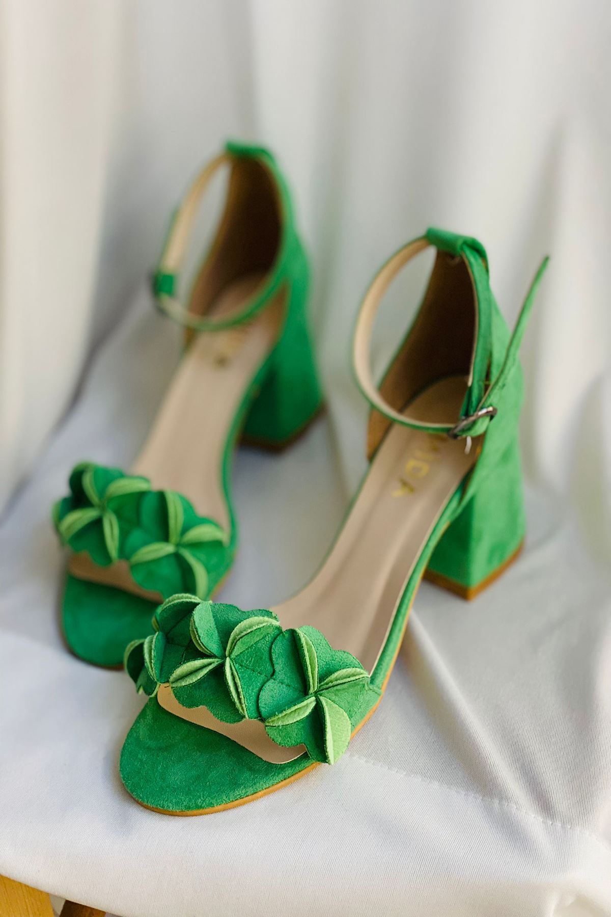 Mida Shoes Y501 Yeşil Süet Çiçekli Topuklu Ayakkabı
