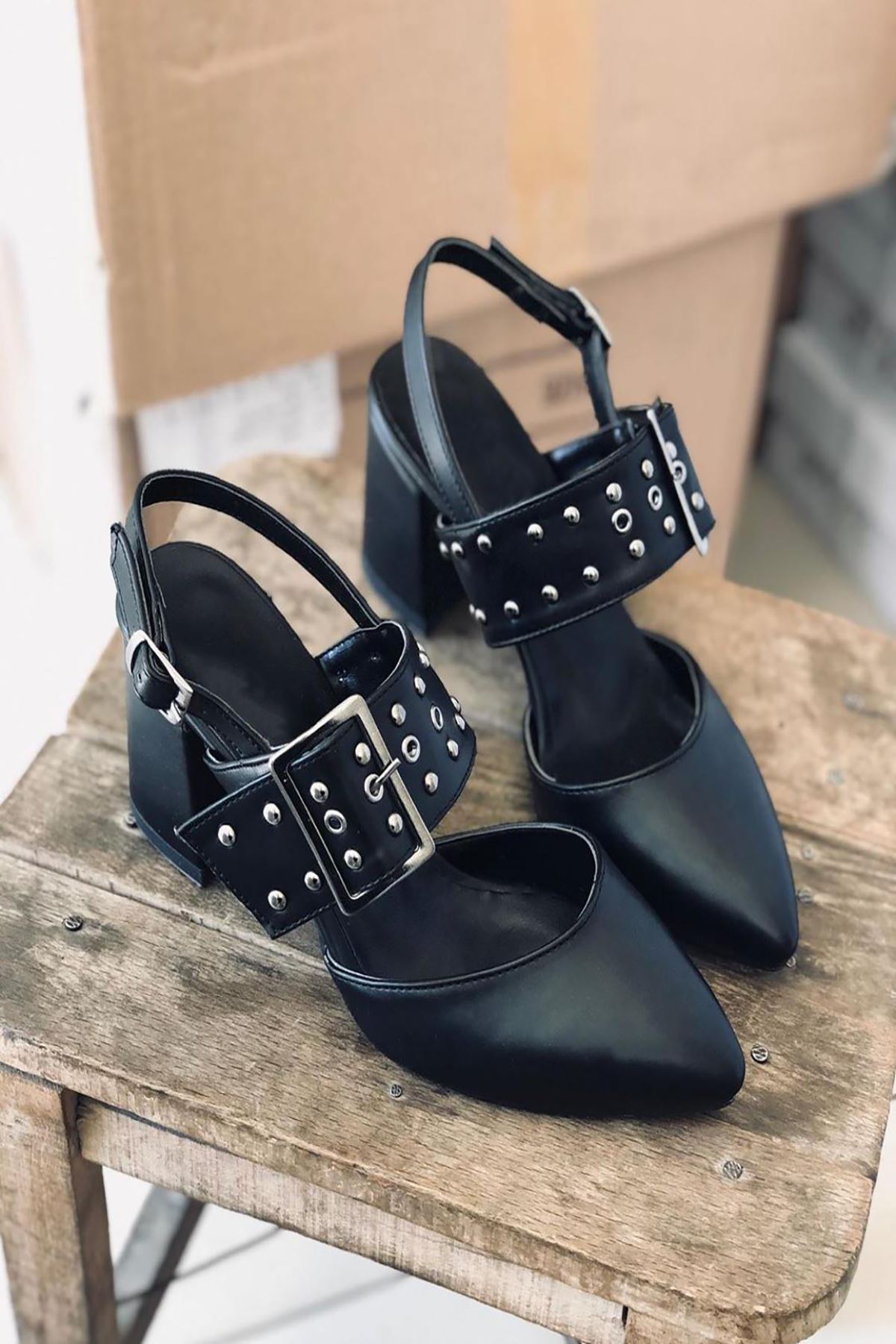 Mida Shoes Y120 Siyah Deri Topuklu Ayakkabı