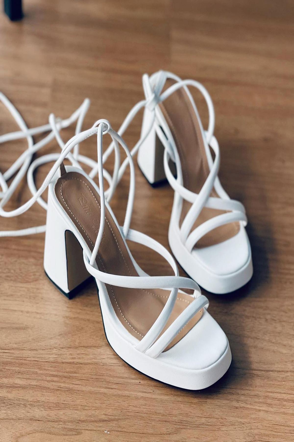 Mida Shoes YVİCKY Beyaz Deri Platform Tek Bant Topuklu Ayakkabı