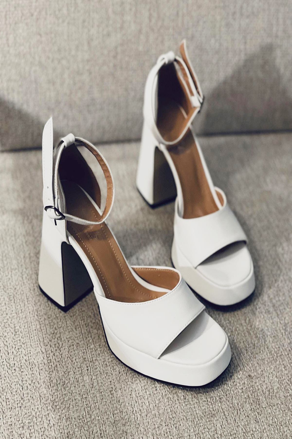 Mida Shoes YVENUS Beyaz Deri Platform Tek Bant Topuklu Ayakkabı