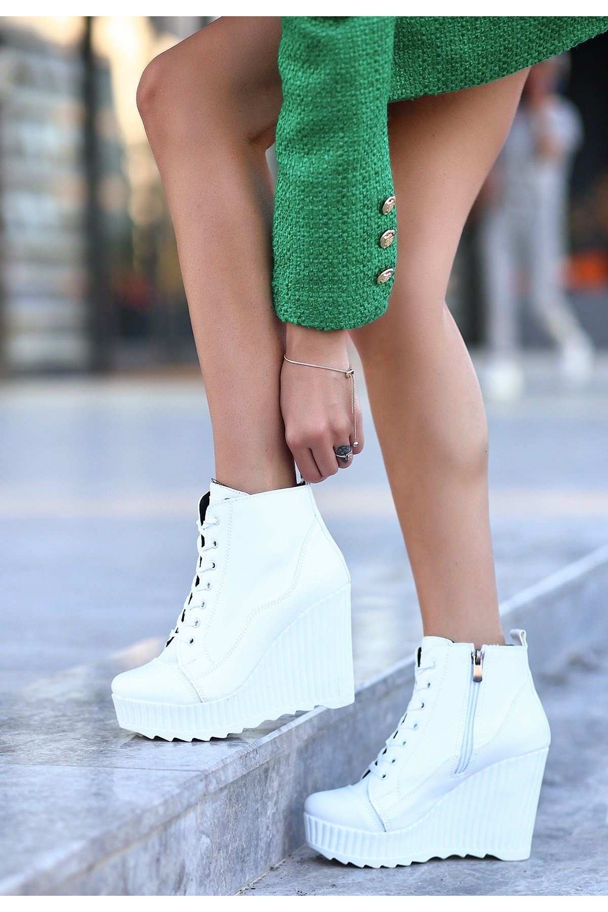 Mida Shoes Meri Beyaz Deri Bağcıklı Dolgu Topuk Bot