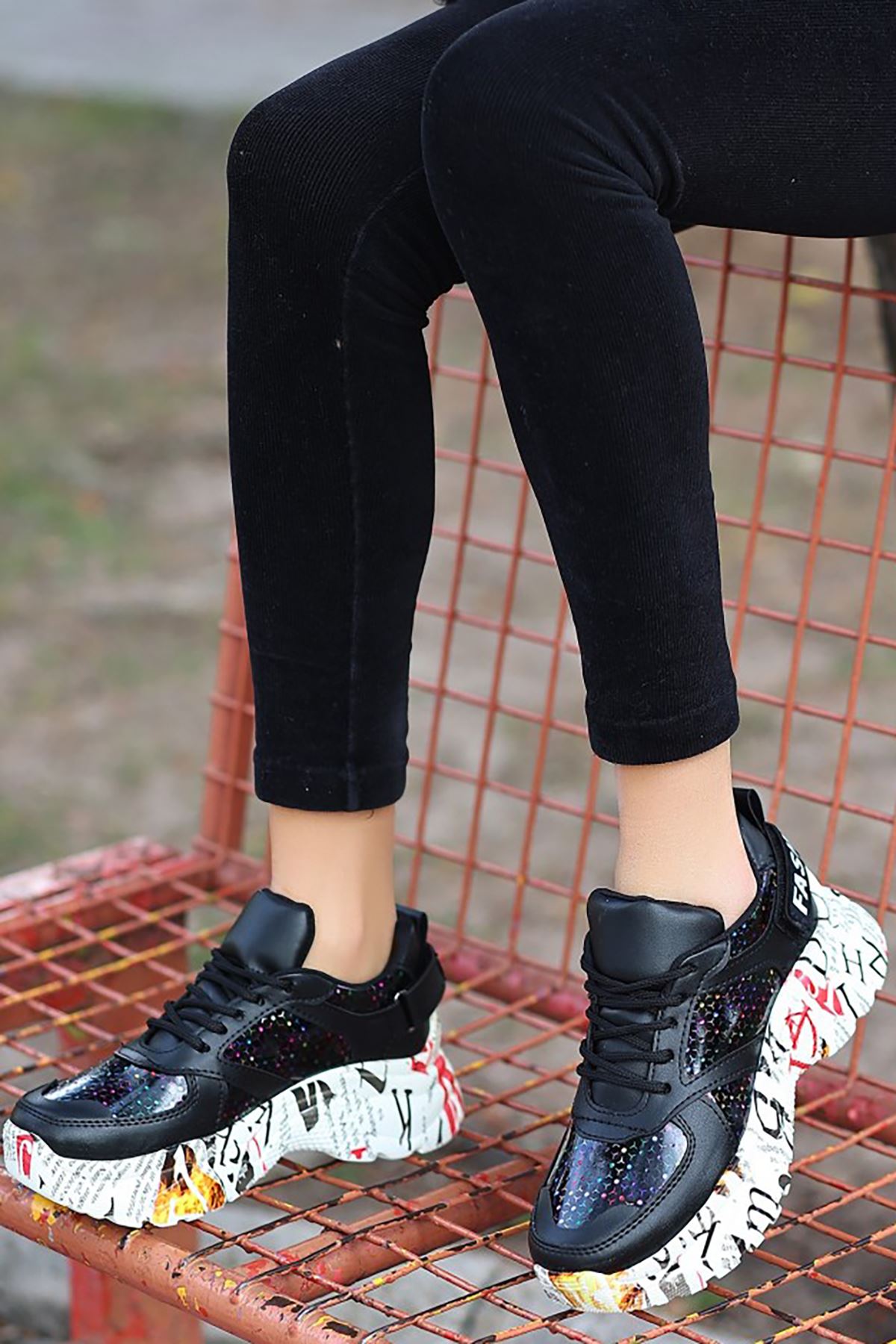 ERBFUNİE Siyah Rugan Bayan Detaylı Bağcıklı Spor Ayakkabı