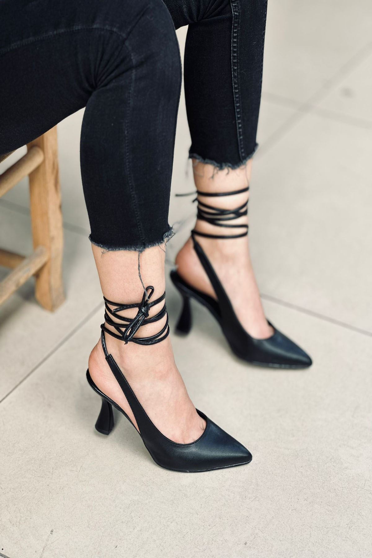Mida Shoes Y414 Siyah Deri Uzun Bağcıklı Kadın Topuklu Ayakkabı