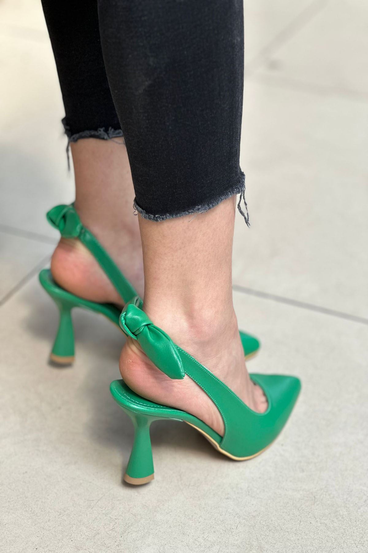 Mida Shoes Y434 Yeşil Deri Önü Kapalı Kadın Topuklu Ayakkabı