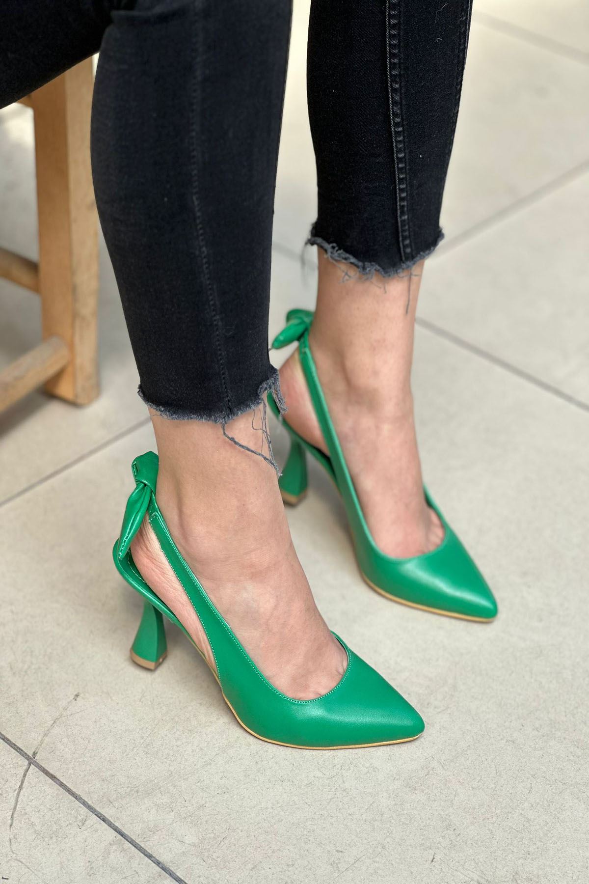 Mida Shoes Y434 Yeşil Deri Önü Kapalı Kadın Topuklu Ayakkabı