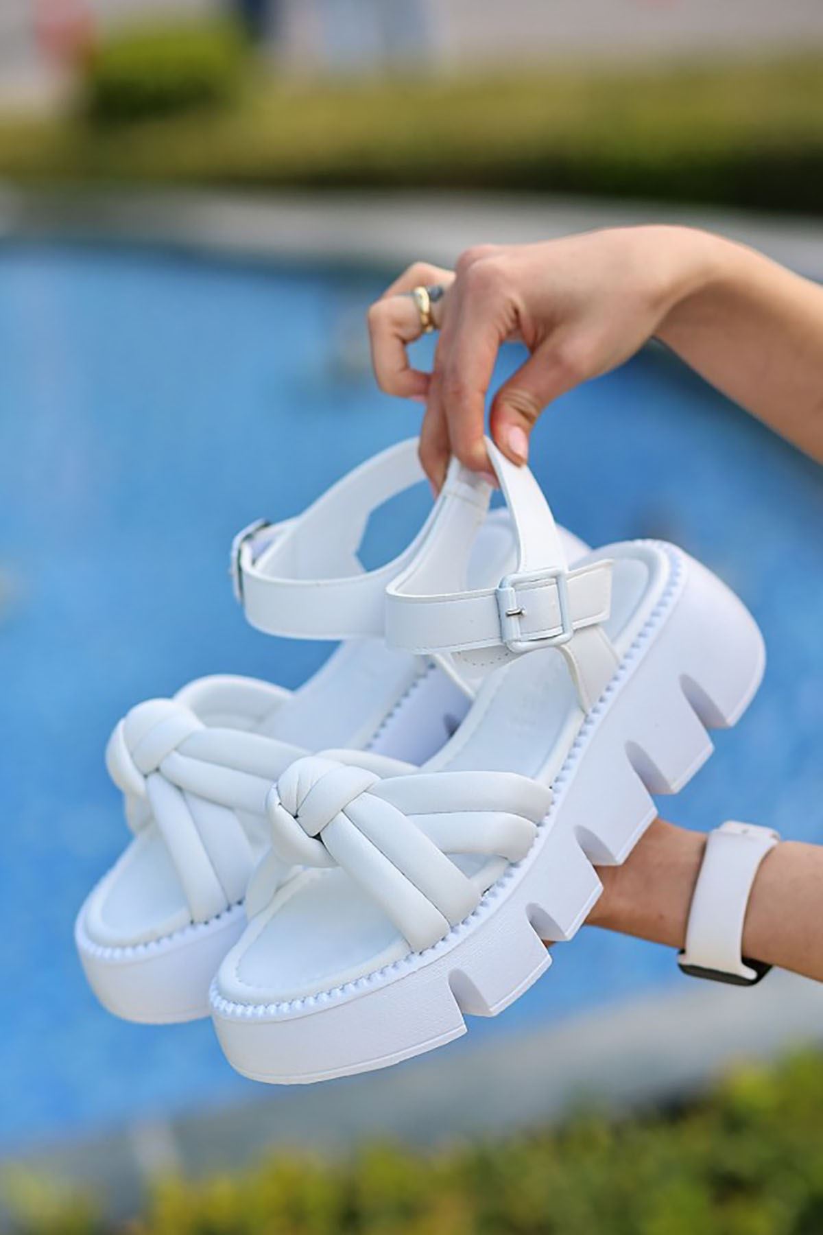 Mida Shoes ERBParix Beyaz Deri Dolgu Topuk Kadın Sandalet