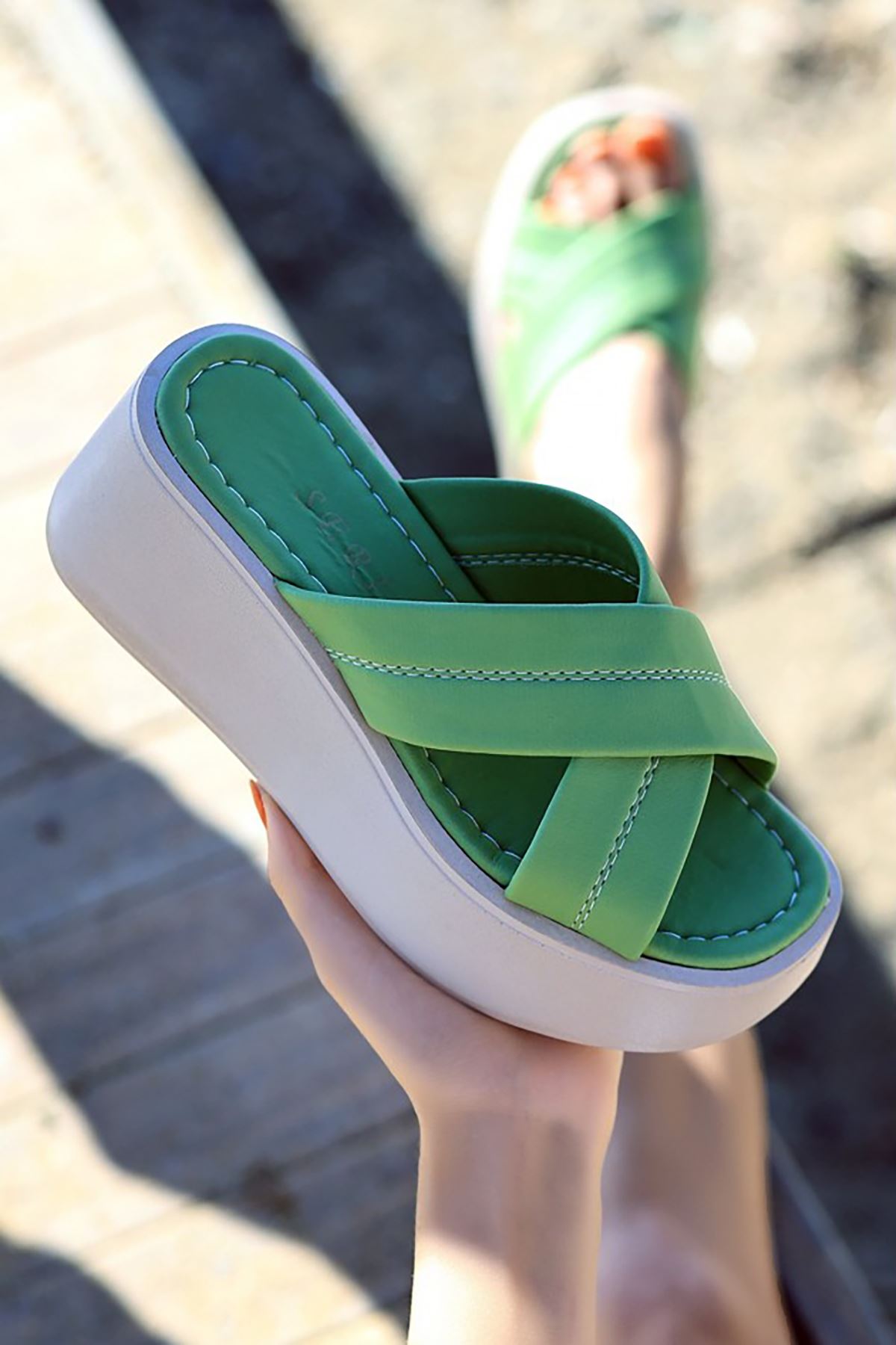 Mida Shoes ERBOben Yeşil Deri Kadın Dolgu Topuk Terlik