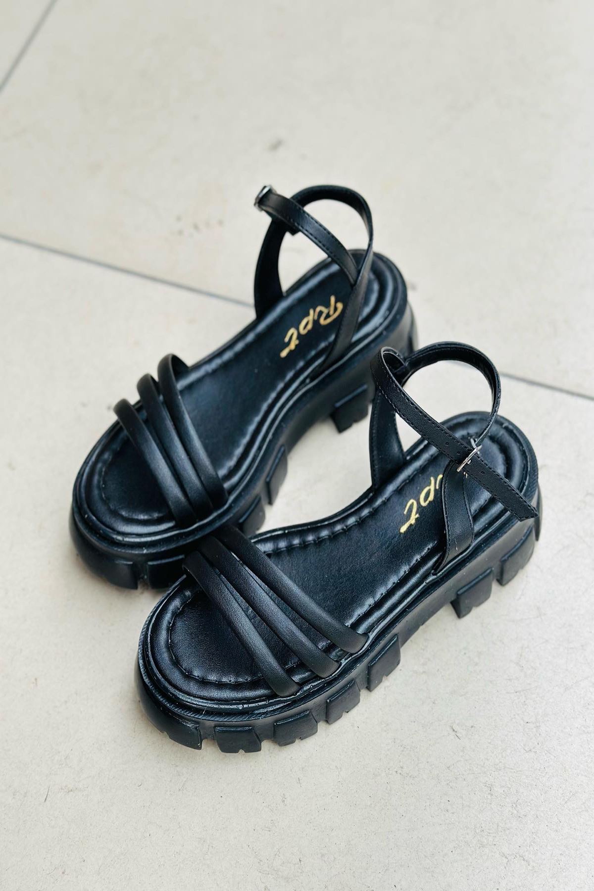 Mida Shoes YTRUCK Siyah Deri Dolgu Topuk Kadın Sandalet