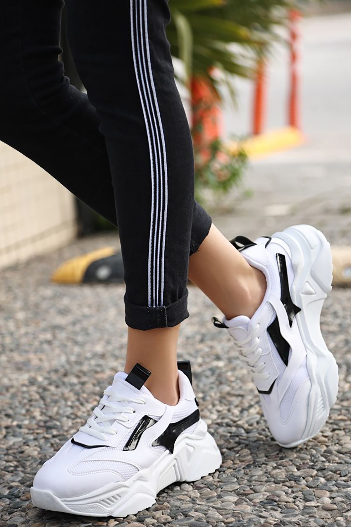 Mida Shoes ERBDica Siyah Beyaz Deri Bağıcıklı Kadın Spor Ayakkabı