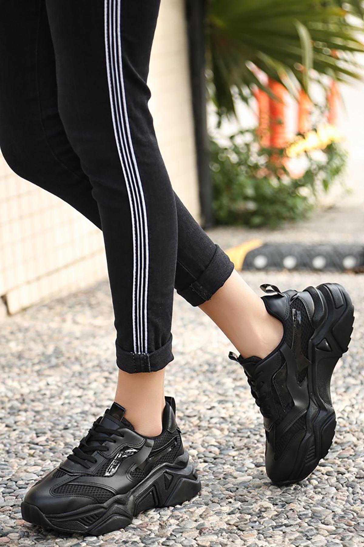 Mida Shoes ERBDica Siyah Deri Bağıcıklı Kadın Spor Ayakkabı