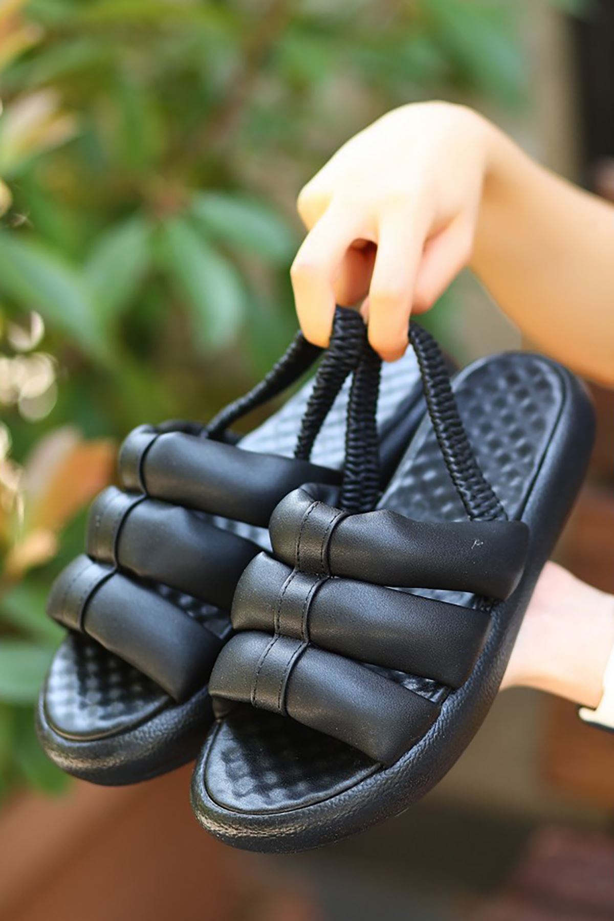 Mida Shoes ERBHara Siyah Deri Lastikli Kadın Sandalet