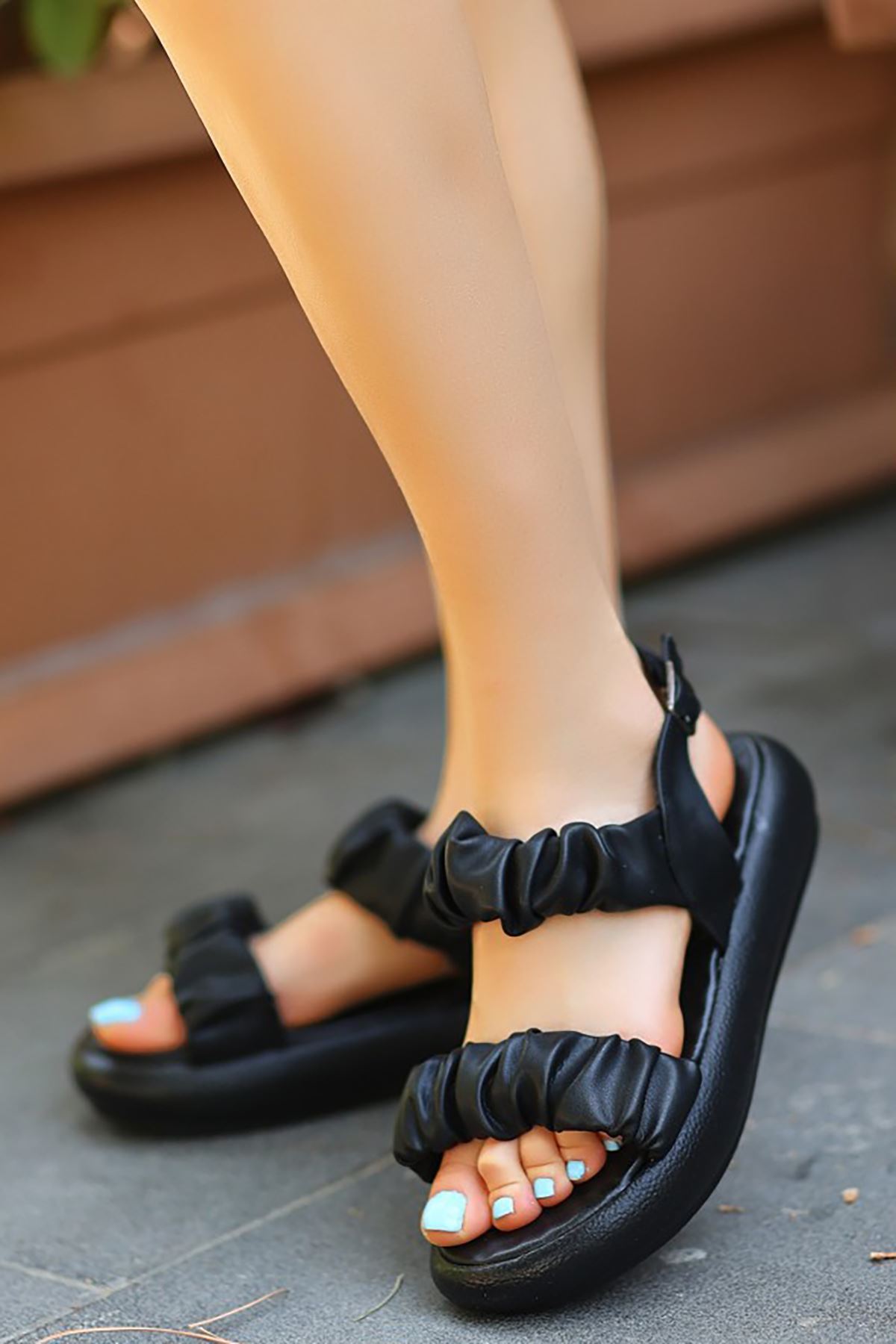 Mida Shoes ERBCandi Siyah Deri Lastikli Kadın Sandalet