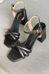Y930 Siyah Deri Topuklu Ayakkabı