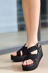 Mida Shoes ERBLeont Siyah Dolgu Topuk Sandalet