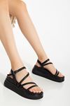 Mida Shoes 24422-844 Siyah Dolgu Topuk Kadın Sandalet